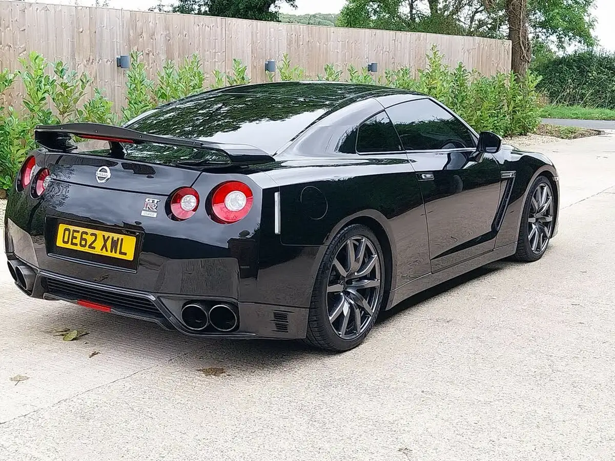 2012-nissan-gt-r-38-550ps-track-pack-auto-big-20