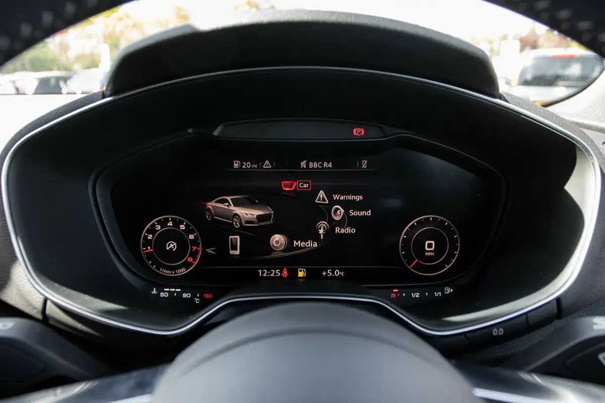 2015-audi-tt-coupe-20-tfsi-s-line-big-14