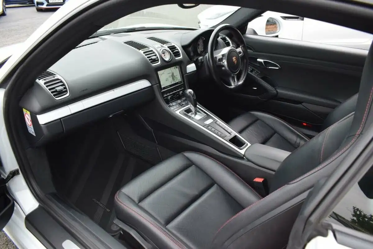 2015-porsche-cayman-27-pdk-big-32