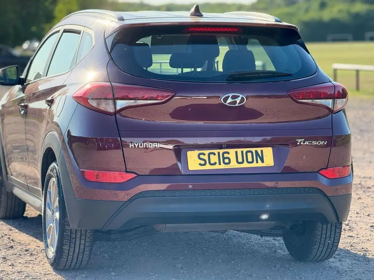 2016-hyundai-tucson-17crdi-blue-drive-se-nav-116ps-big-10