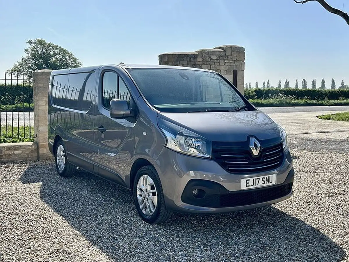 2017-renault-trafic-16dci-sl27-120-sport-nav-panel-big-12
