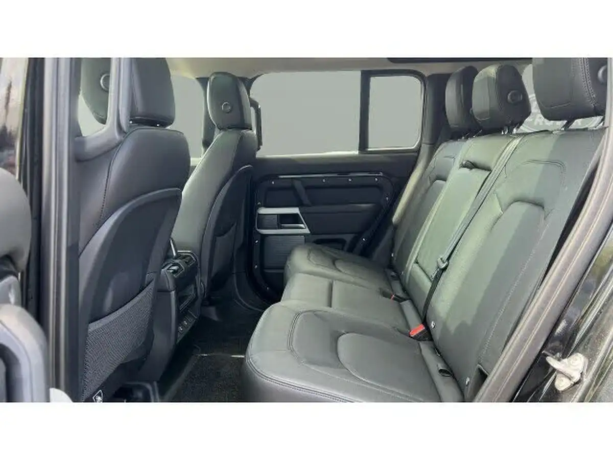 2024-land-rover-110-defender-30-d250-xs-edition-big-3