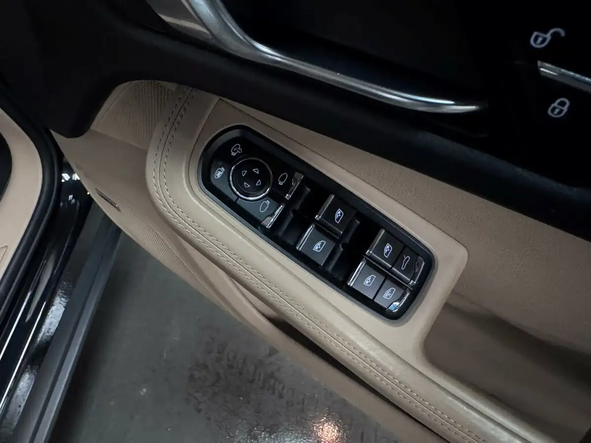 2019-porsche-macan-20-big-23