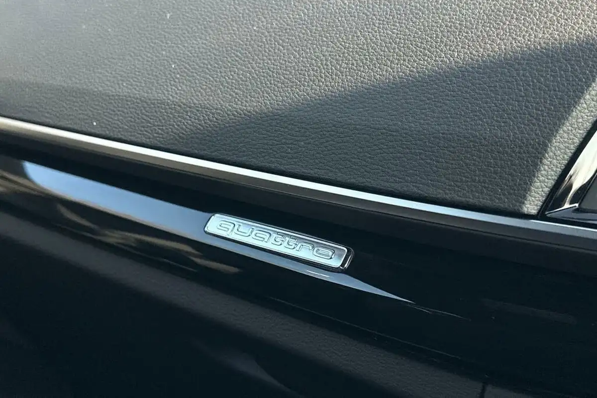 2025-audi-q5-20-50-tfsi-e-black-edition-station-wagon-big-43