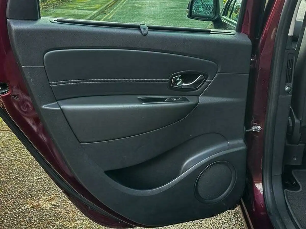 2015-renault-grand-scenic-15dci-dynamique-nav-edc-auto-big-23