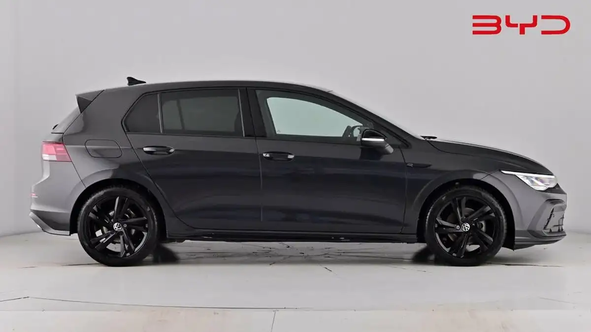 2022-volkswagen-golf-15-tsi-r-line-130ps-hatchback-big-2