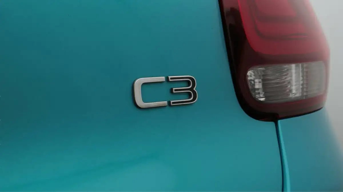 2023-citroen-c3-12-puretech-shine-plus-110ps-ss-eat6-big-22