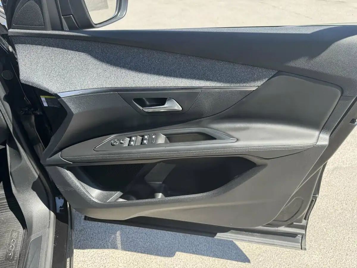 2018-peugeot-3008-suv-12-puretech-allure-eat6-big-48