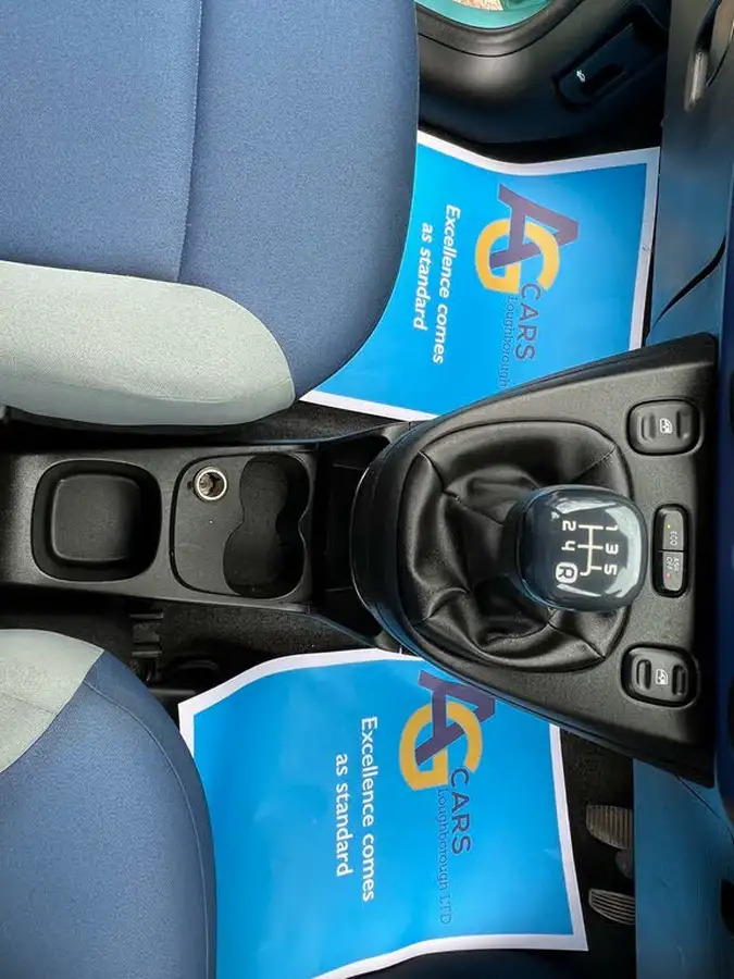 2015-fiat-panda-09-lounge-big-35