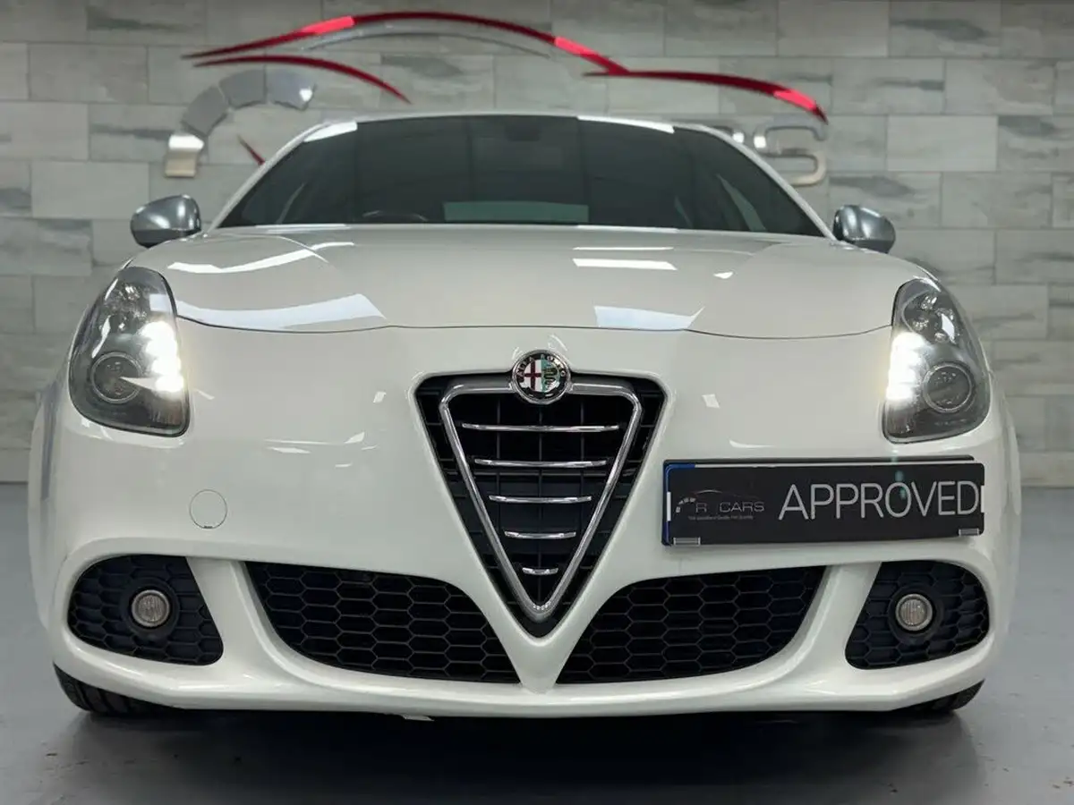 2011-alfa-romeo-giulietta-14-veloce-multiair-170bhp-big-14