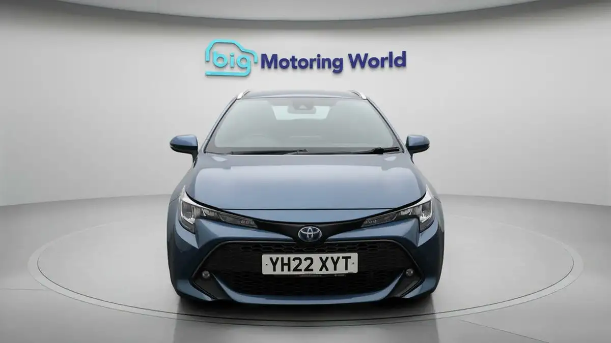 2022-toyota-corolla-18-vvt-i-icon-tech-spare-wheel-touring-sports-5d-big-2