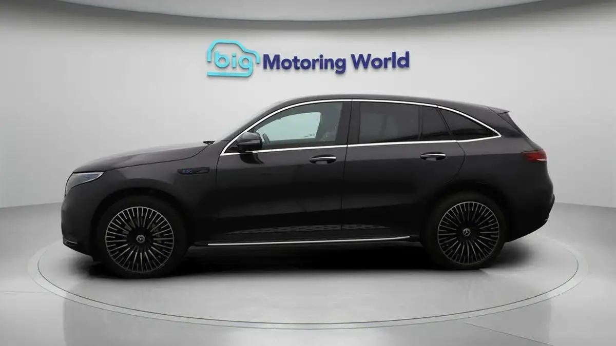 2022-mercedes-benz-eqc-e-eqc-400-amg-line-premium-big-4