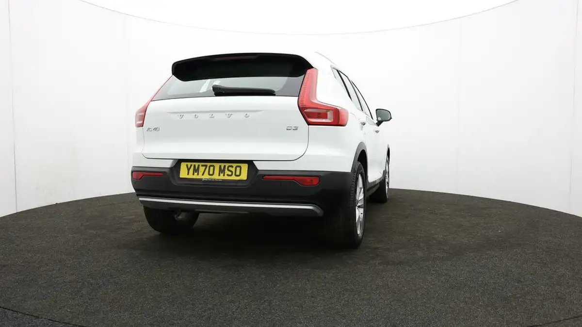 2020-volvo-xc40-20td-d3-momentum-geartronic-big-75
