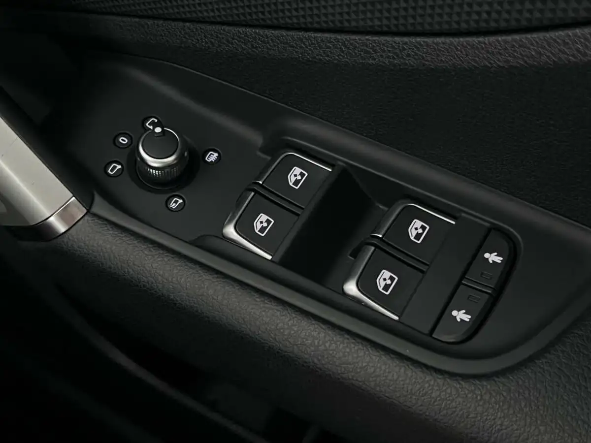 2021-audi-q2-10-30-tfsi-sport-big-25