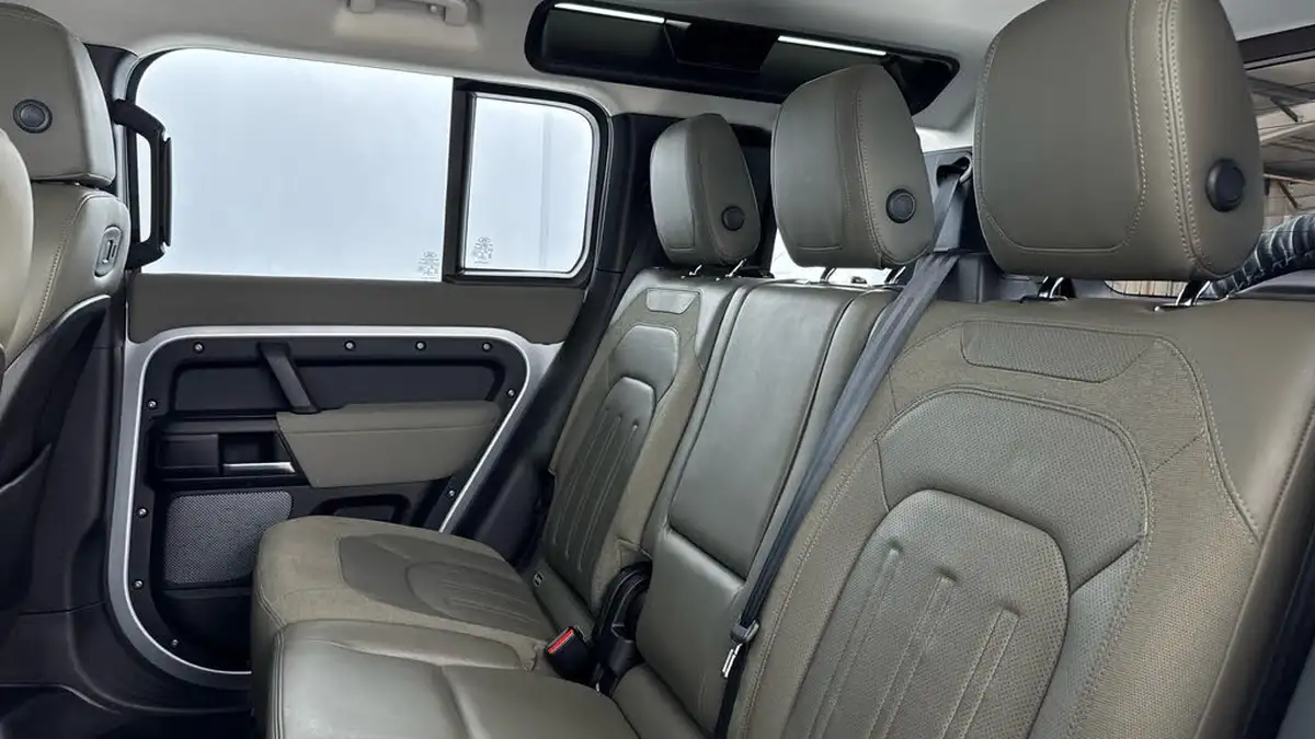 2020-land-rover-110-defender-20-d240-s-110-big-13