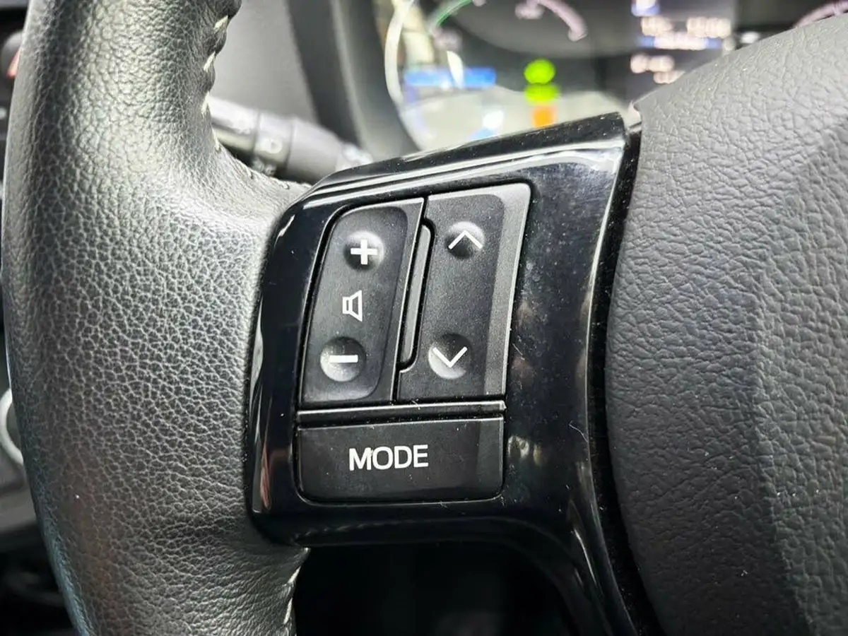2019-toyota-yaris-15-vvt-i-icon-hybrid-big-18