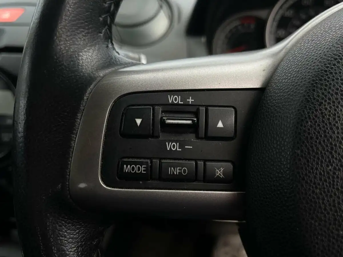 2011-mazda-mazda2-13-tamura-5d-big-13