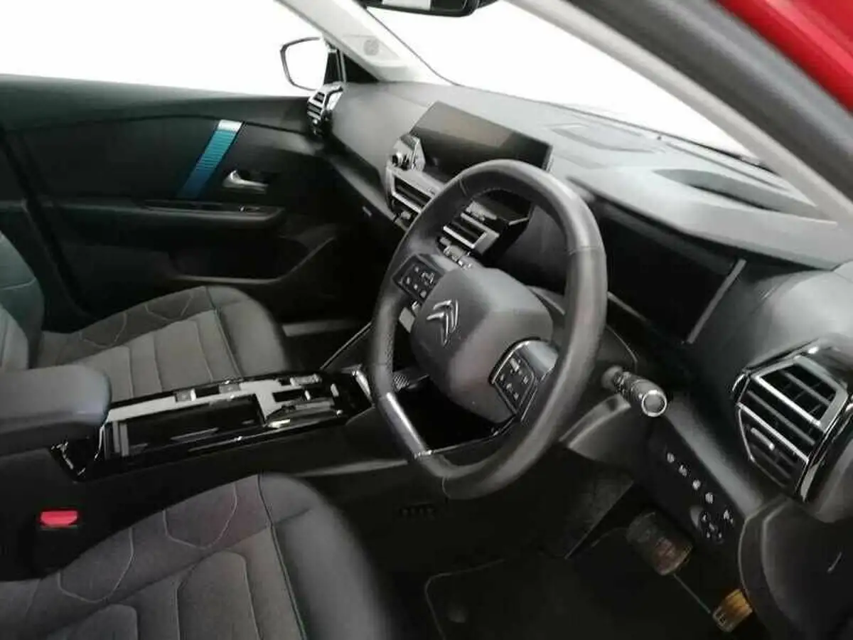 2022-citroen-c4-e-shine-big-9