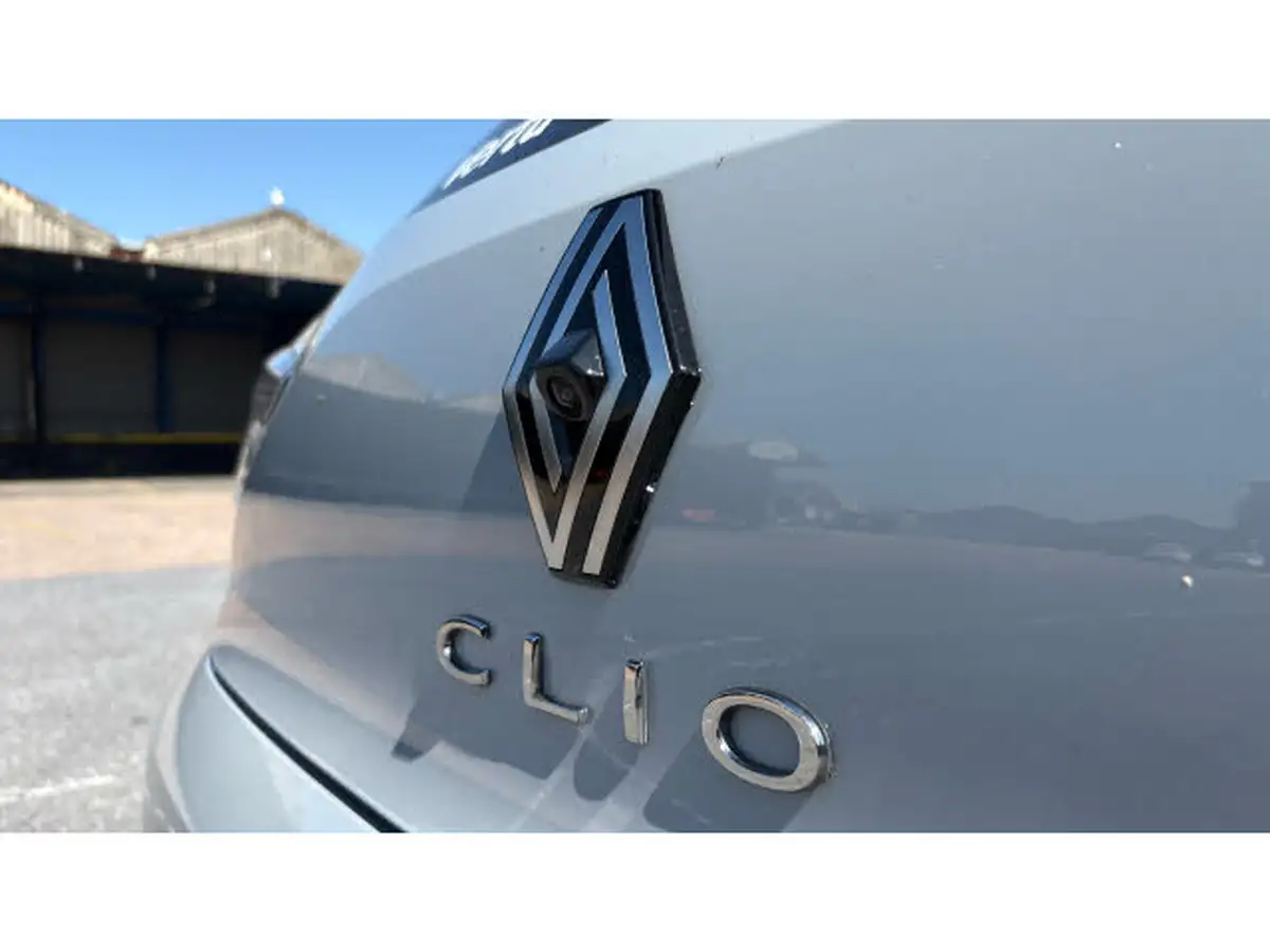 2024-renault-clio-16-techno-big-21