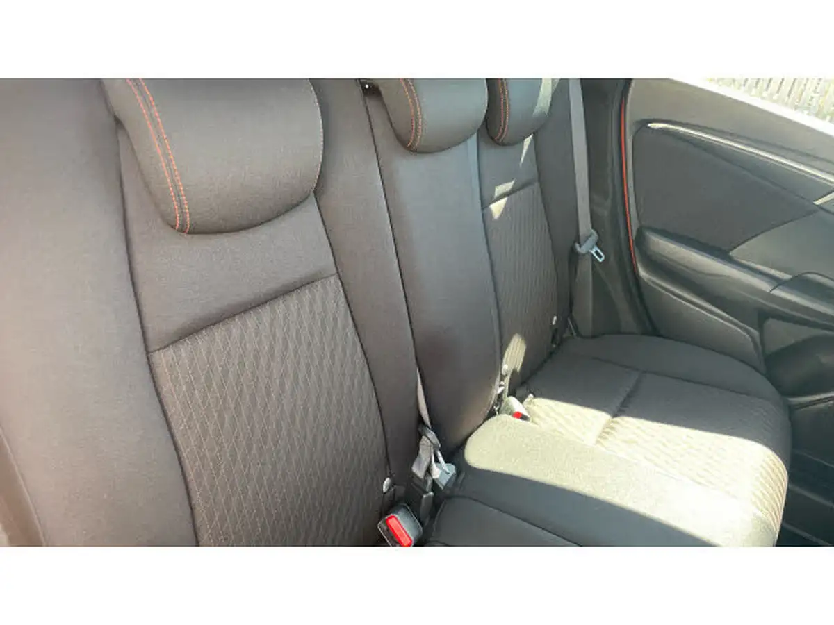 2018-honda-jazz-15-i-vtec-sport-navi-cvt-big-16