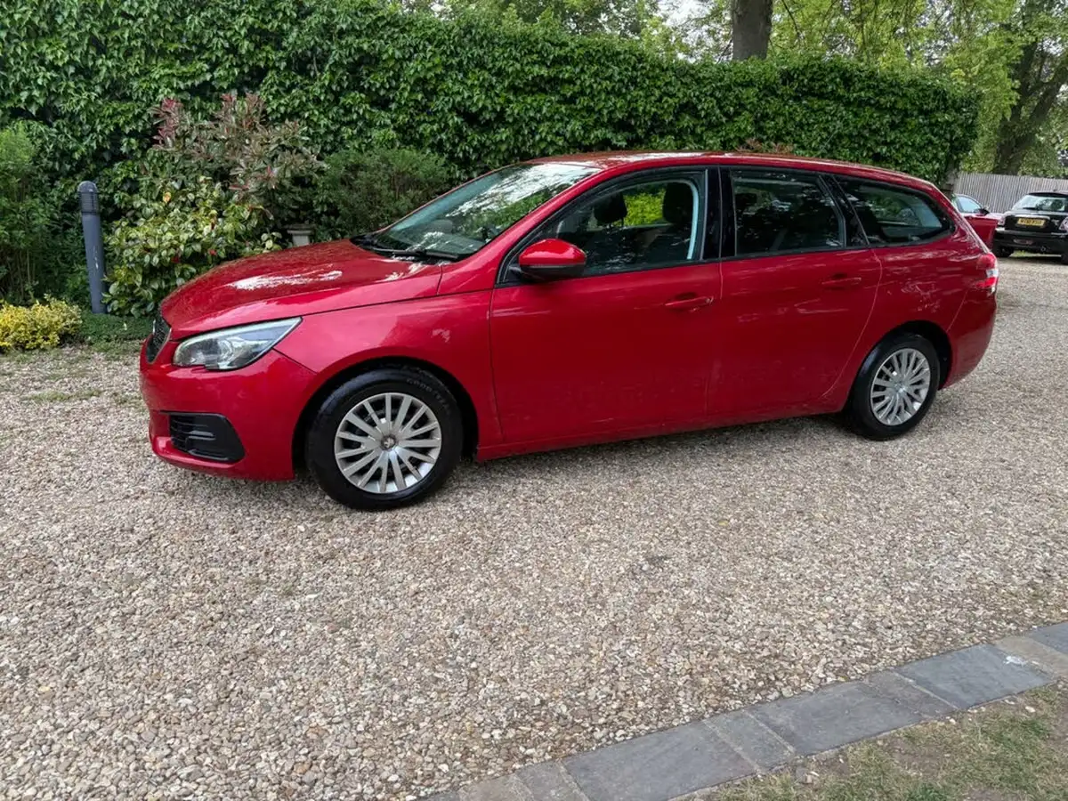2018-peugeot-308-sw-big-1