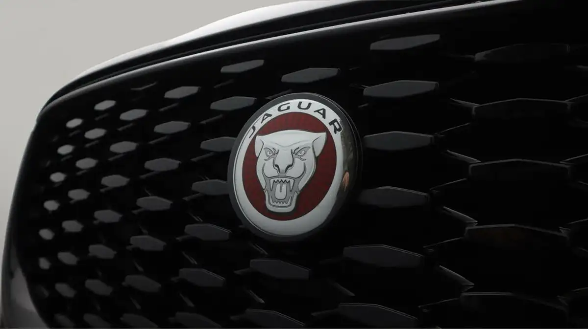 2022-jaguar-f-pace-20-p250-r-dynamic-black-big-20