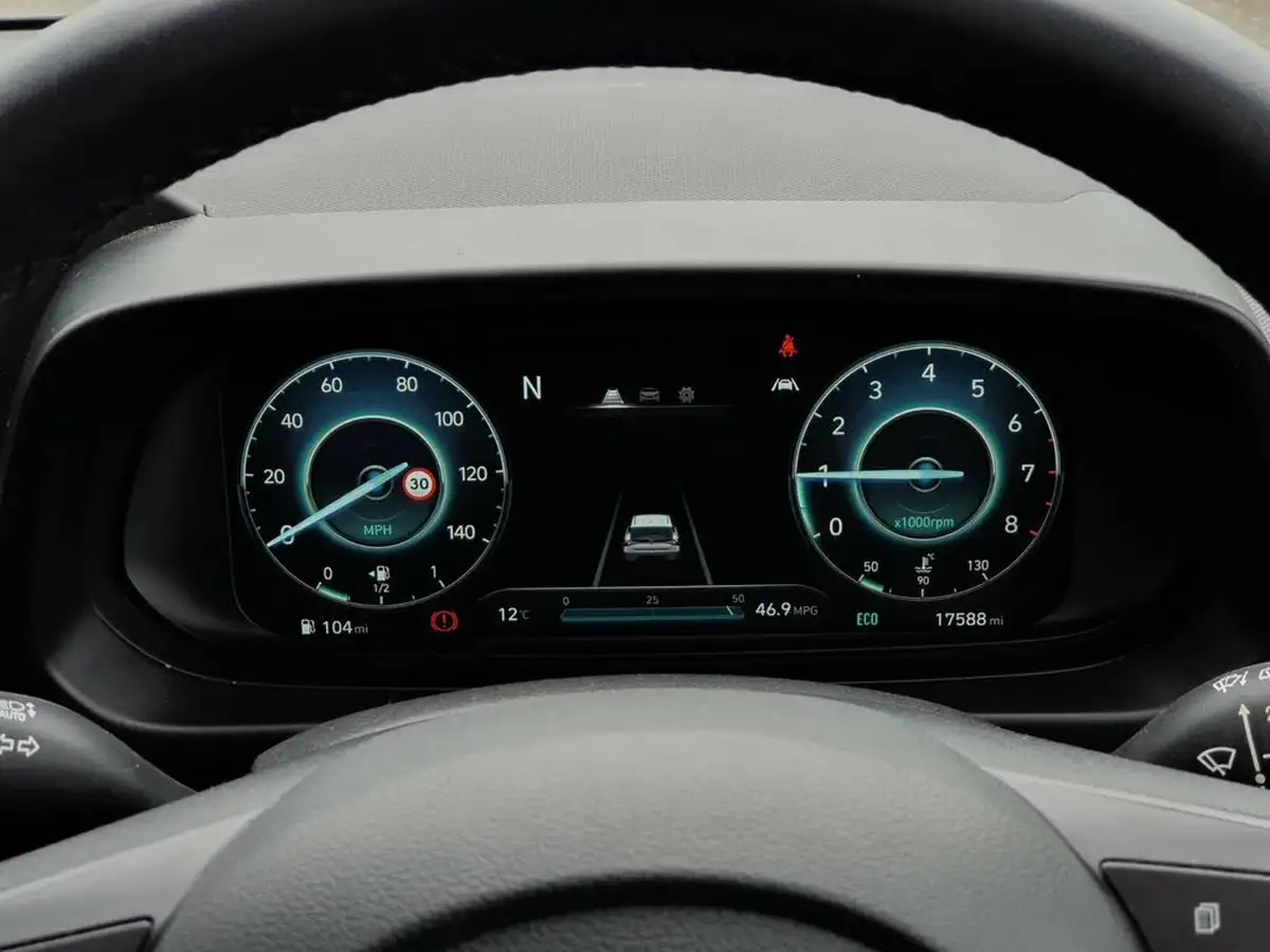 2022-hyundai-i20-10-t-gdi-se-connect-eclutch-imt-big-23