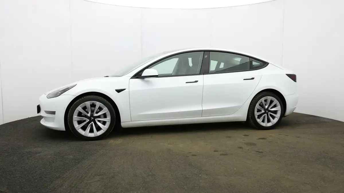 2021-tesla-model-3-e-long-range-4x4-big-33