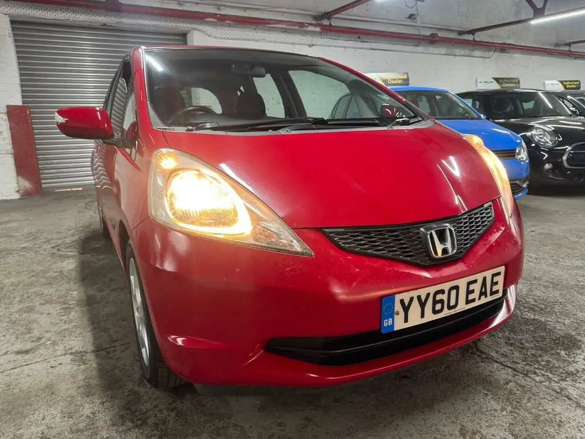 2010-honda-jazz-14-es-big-8