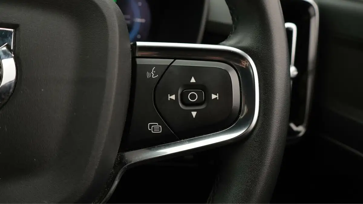 2021-volvo-xc40-e-twin-recharge-plus-big-24