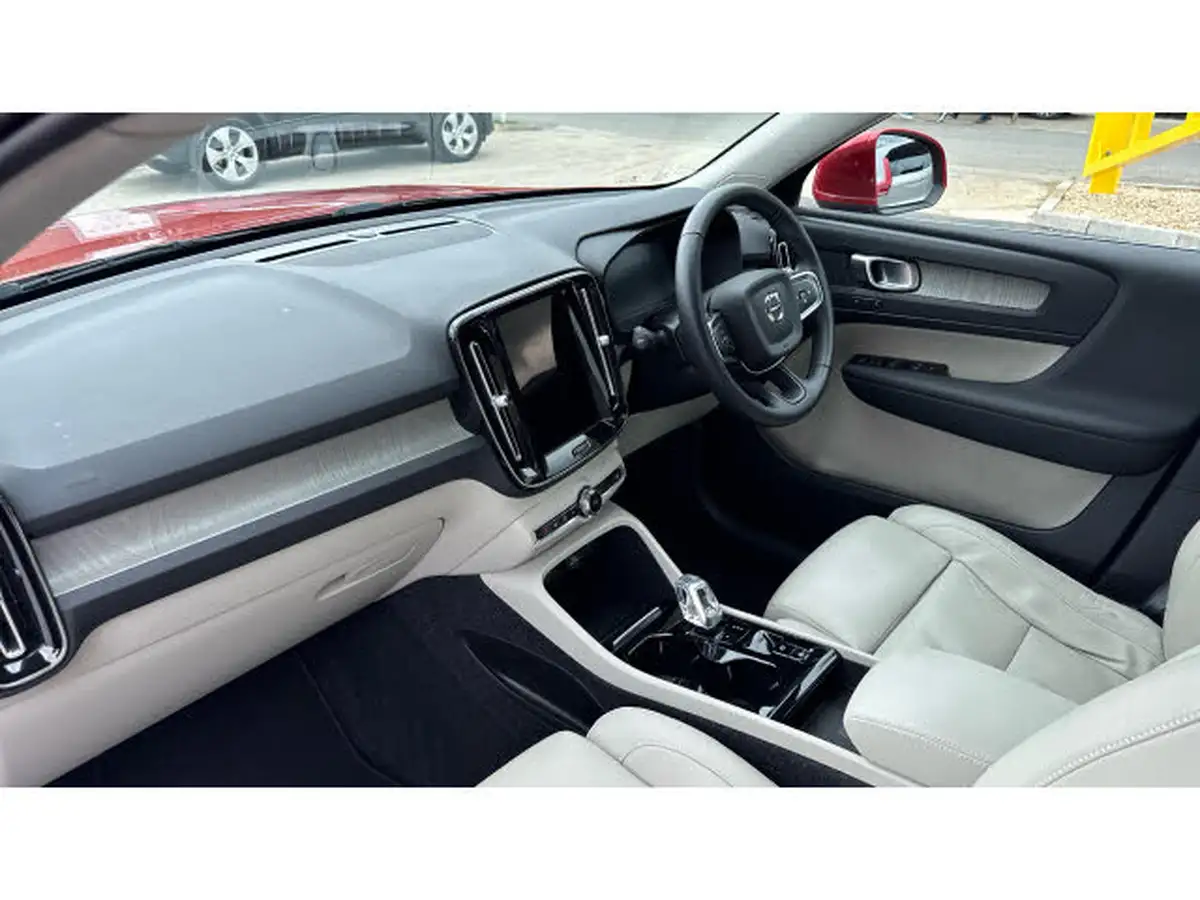 2022-volvo-xc40-15-t5-inscription-pro-big-3