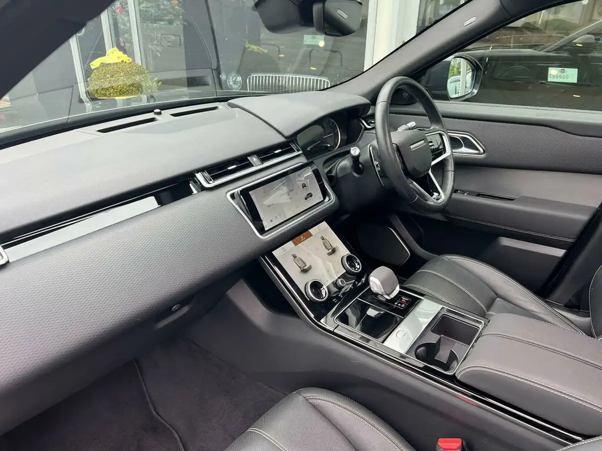 2022-land-rover-range-rover-velar-20-d200-velar-big-11
