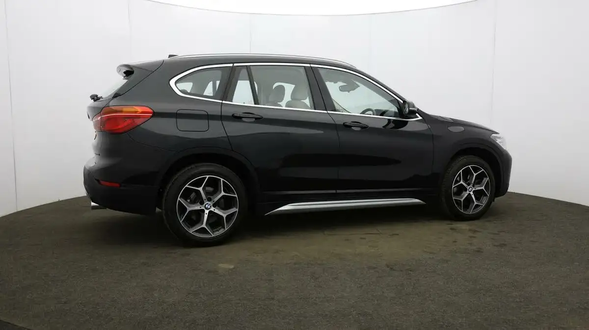 2019-bmw-x1-20-sdrive-20i-xline-sdrive-20i-big-54