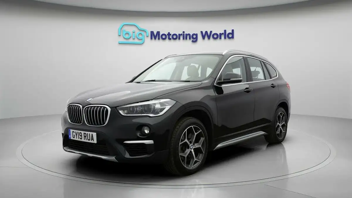 2019-bmw-x1-20-sdrive-20i-xline-sdrive-20i-big-2
