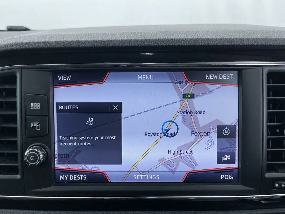 2019-seat-leon-20-tsi-fr-hatchback-big-40