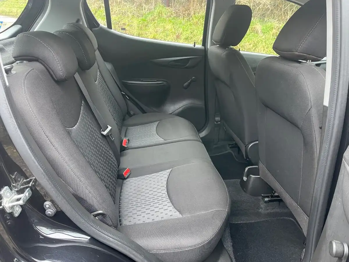 2019-vauxhall-viva-10i-se-ac-big-3
