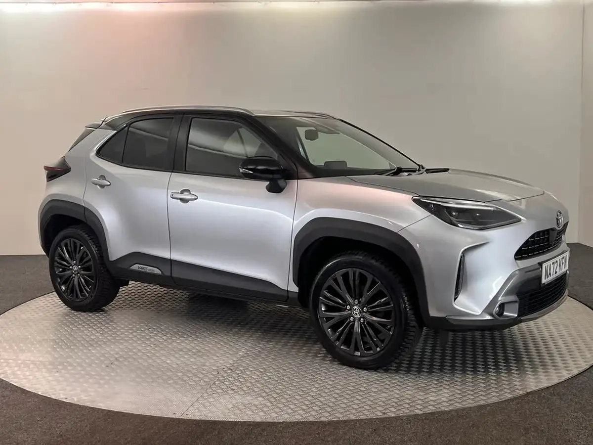 2022-toyota-yaris-cross-15-vvt-i-dynamic-awd-i-big-2