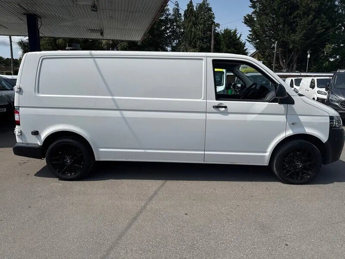 2015-volkswagen-transporter-20tdi-t32-startline-140ps-swb-panel-van-big-10