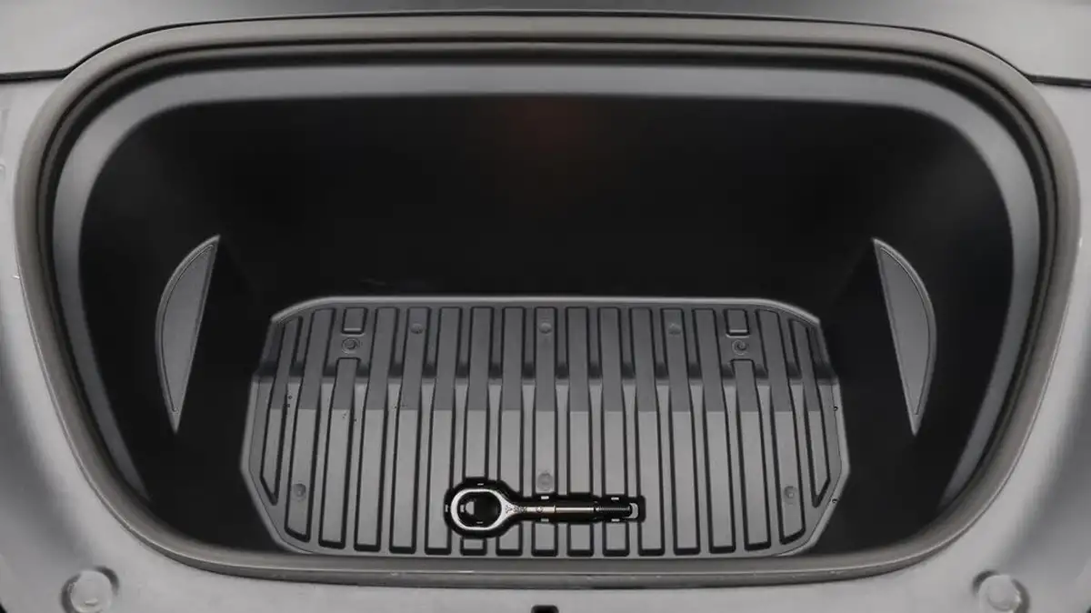 2023-tesla-model-y-e-rwd-big-19