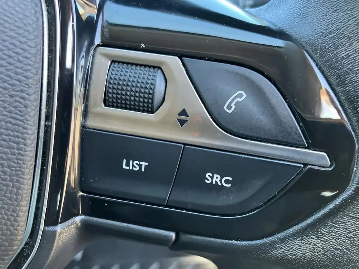 2020-peugeot-5008-suv-12-puretech-allure-big-39