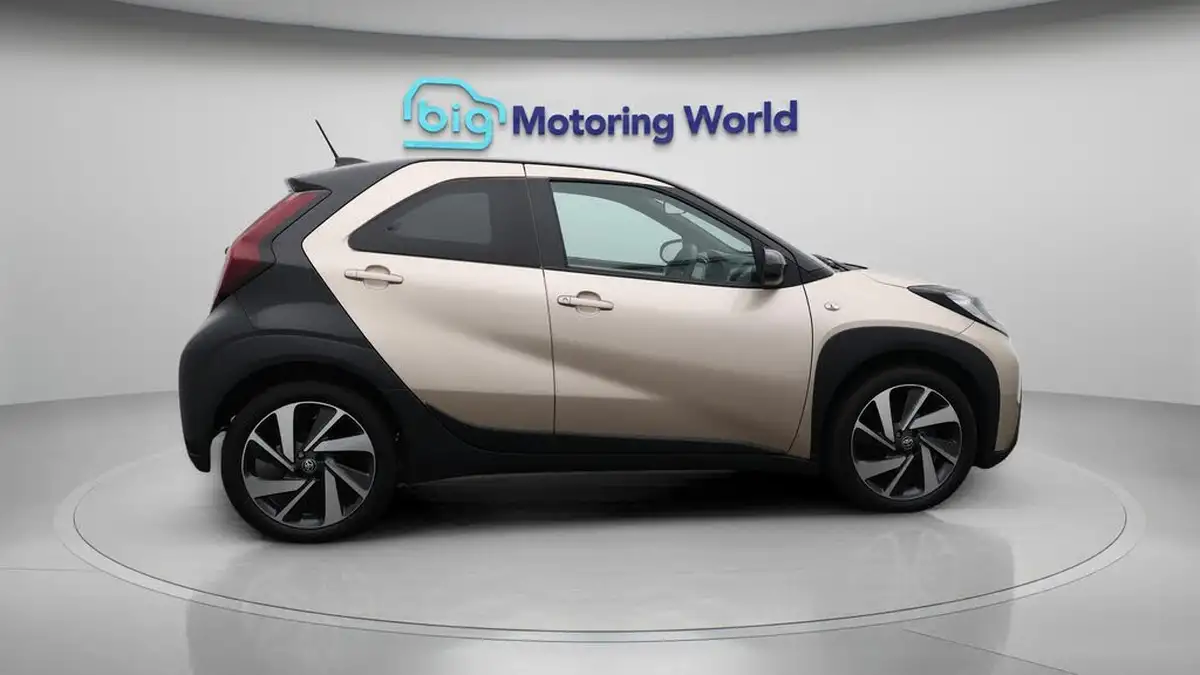 2022-toyota-aygo-x-10-vvt-i-edge-cvt-big-8