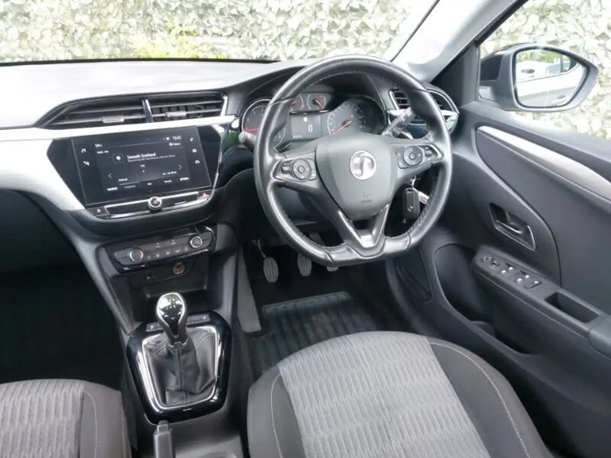 2022-vauxhall-corsa-12i-design-big-10