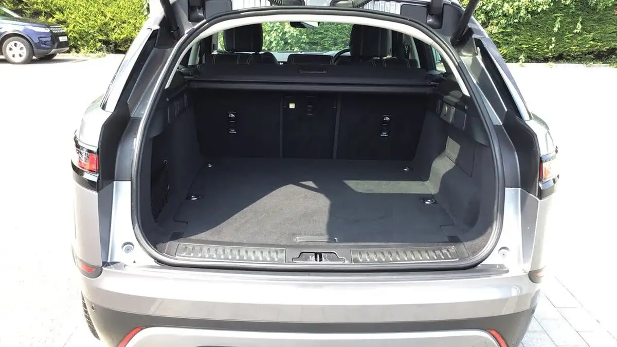 2022-land-rover-range-rover-velar-20-p400e-se-big-9