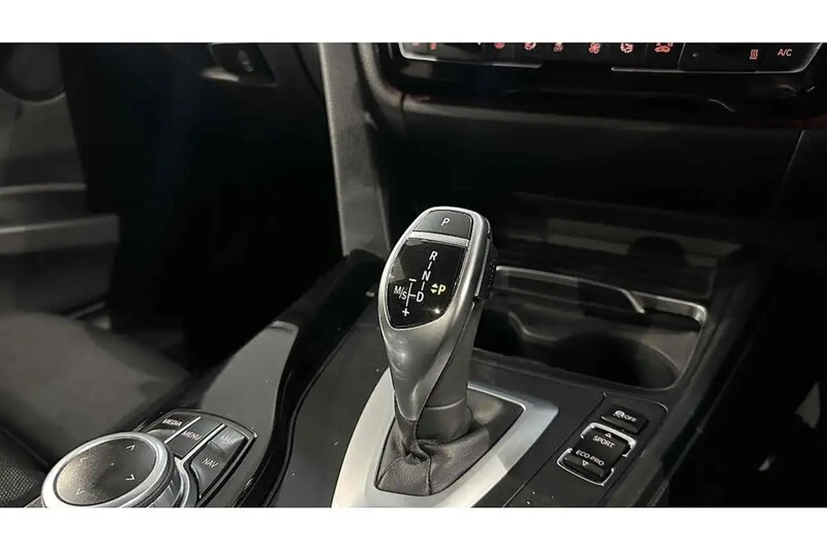 2018-bmw-3-series-20-320i-sport-saloon-4d-auto-big-40