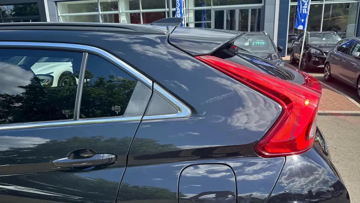 2019-mitsubishi-eclipse-cross-15-3-big-42