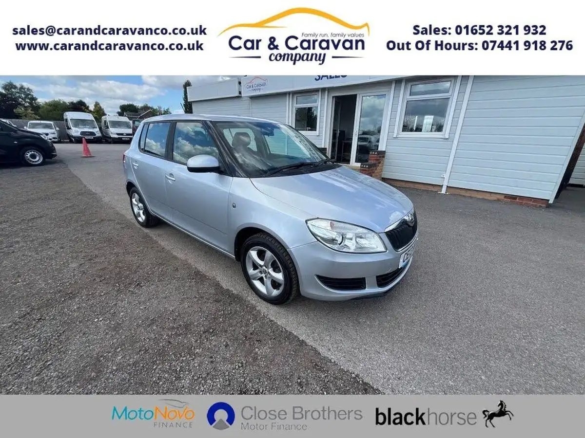 2013-skoda-fabia-12-se-70bhp-hatchback-1198cc-big-0