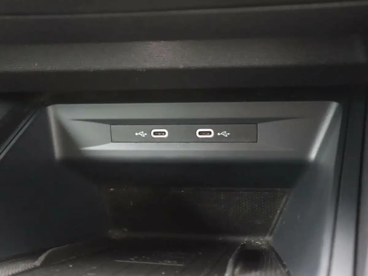 2021-seat-leon-15-tsi-evo-fr-sport-130ps-hatchback-big-27