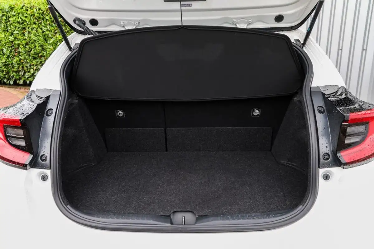2021-toyota-yaris-16-gr-circuit-pack-big-13