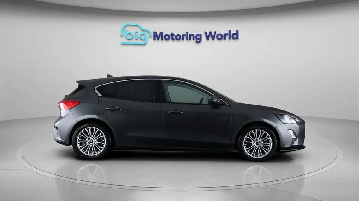 2019-ford-focus-15t-titanium-x-hatchback-big-8