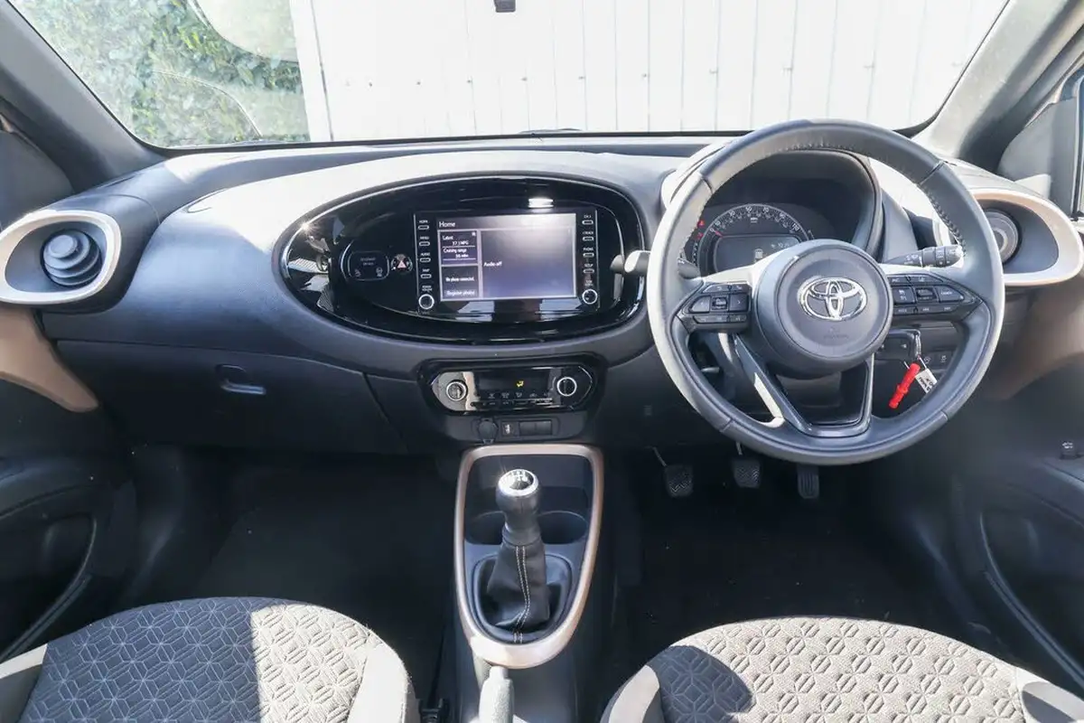 2023-toyota-aygo-x-10-vvt-i-edge-big-4